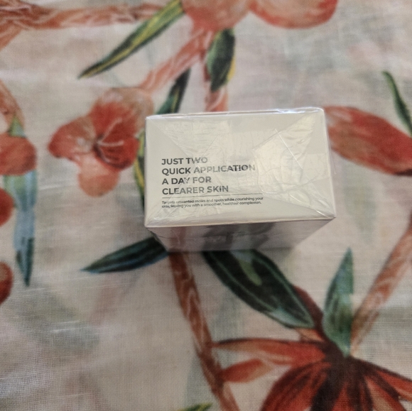 Natureerase Mole & Spot Removal - Picture 3 of 5